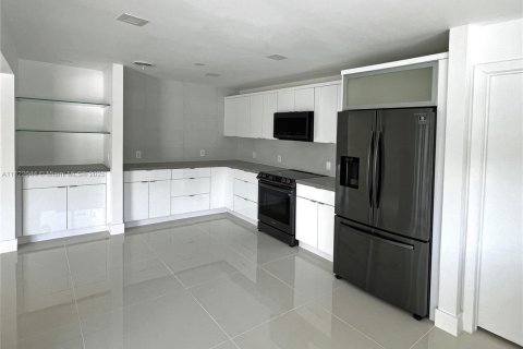 Casa en venta en Hollywood, Florida, 3 dormitorios, 144.65 m2 № 1936980 - foto 11