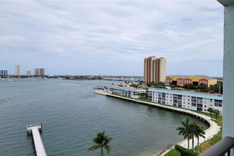 Купить виллу или дом в Ривьера-Бич, Флорида 2 спальни, 133.78м2, № 1920780 - фото 18