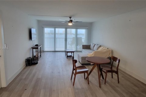 Купить виллу или дом в Ривьера-Бич, Флорида 2 спальни, 133.78м2, № 1920780 - фото 17