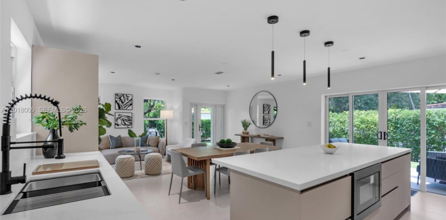 House in Coral Gables, Florida 3 bedrooms № 2281614