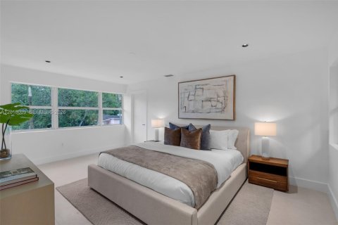 House in Coral Gables, Florida 3 bedrooms № 2281614 - photo 9