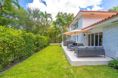 House in Coral Gables, Florida 3 bedrooms № 2281614 - photo 7
