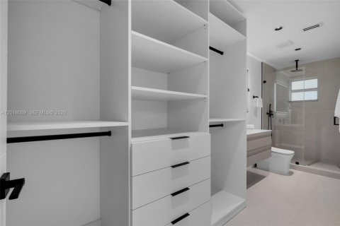 House in Coral Gables, Florida 3 bedrooms № 2281614 - photo 11