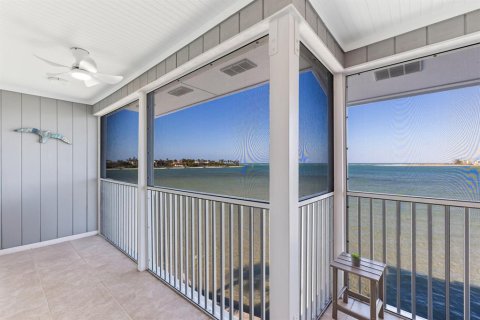 Condominio en venta en Boca Grande, Florida, 2 dormitorios, 115.94 m2 № 2424425 - foto 3