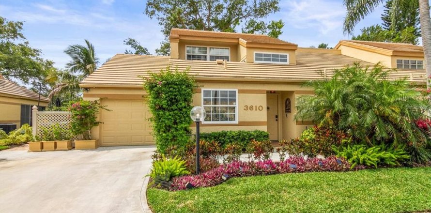 Townhouse in Bradenton, Florida 3 bedrooms, 158.31 sq.m. № 1868845