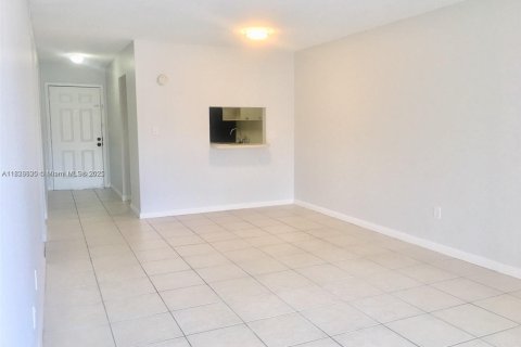 Copropriété à louer à Miami, Floride: 2 chambres, 86.4 m2 № 1811490 - photo 3