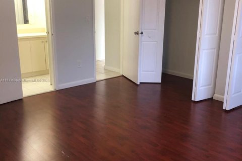 Copropriété à louer à Miami, Floride: 2 chambres, 86.4 m2 № 1811490 - photo 10