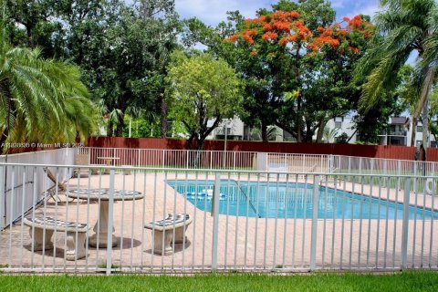 Condominio en alquiler en Miami, Florida, 2 dormitorios, 86.4 m2 № 1811490 - foto 9