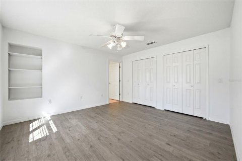 House in Eustis, Florida 3 bedrooms, 172.8 sq.m. № 2112372 - photo 25