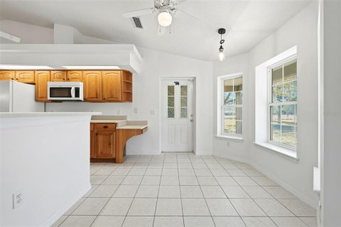 House in Eustis, Florida 3 bedrooms, 172.8 sq.m. № 2112372 - photo 16