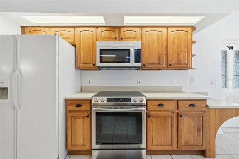 House in Eustis, Florida 3 bedrooms, 172.8 sq.m. № 2112372 - photo 20
