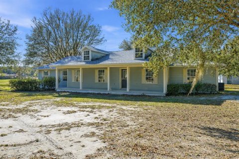 House in Eustis, Florida 3 bedrooms, 172.8 sq.m. № 2112372 - photo 2