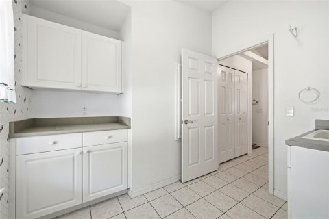 House in Eustis, Florida 3 bedrooms, 172.8 sq.m. № 2112372 - photo 23