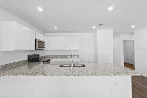 House in Alachua, Florida 4 bedrooms, 156.45 sq.m. № 2092787 - photo 4