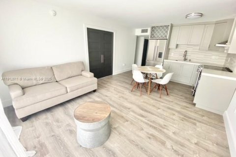 Condominio en alquiler en Miami Beach, Florida, 1 dormitorio, 60.85 m2 № 1969374 - foto 7
