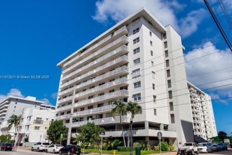 Condominio en alquiler en Miami Beach, Florida, 1 dormitorio, 60.85 m2 № 1969374 - foto 18