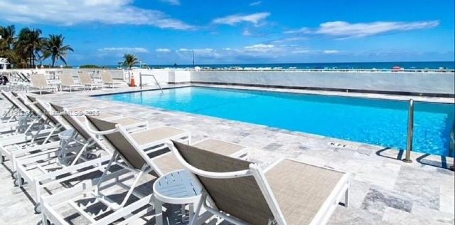 Condominio en Miami Beach, Florida, 1 dormitorio № 1969374