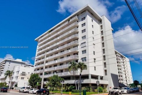 Condominio en alquiler en Miami Beach, Florida, 1 dormitorio, 60.85 m2 № 1969374 - foto 17