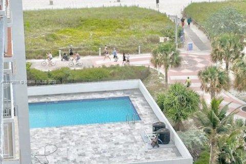 Condominio en alquiler en Miami Beach, Florida, 1 dormitorio, 60.85 m2 № 1969374 - foto 15