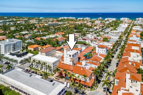 House in Palm Beach, Florida 8 bedrooms, 798.59 sq.m. № 2187589 - photo 7
