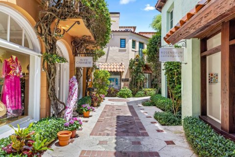 House in Palm Beach, Florida 8 bedrooms, 798.59 sq.m. № 2187589 - photo 12