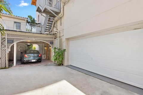 House in Palm Beach, Florida 8 bedrooms, 798.59 sq.m. № 2187589 - photo 27