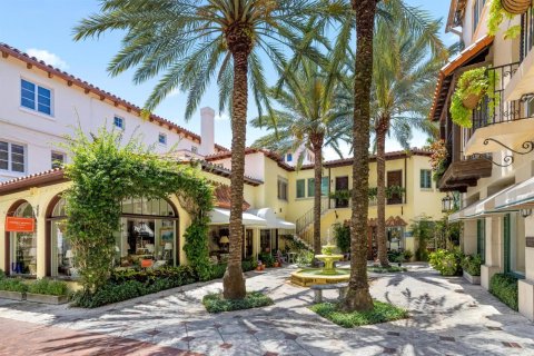 House in Palm Beach, Florida 8 bedrooms, 798.59 sq.m. № 2187589 - photo 10