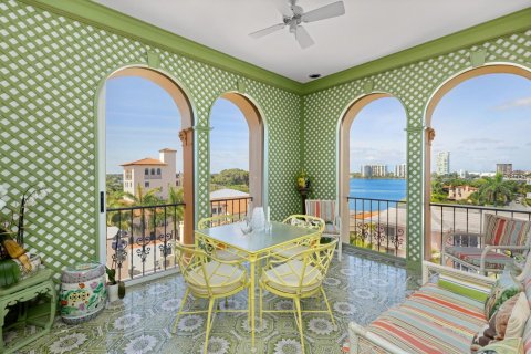 House in Palm Beach, Florida 8 bedrooms, 798.59 sq.m. № 2187589 - photo 19