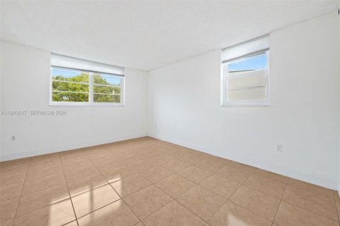 Снять в аренду кондоминиум в Майами, Флорида 2 спальни, 105.44м2, № 2002100 - фото 14