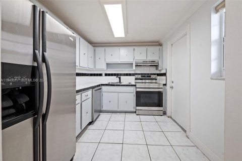 Снять в аренду кондоминиум в Майами, Флорида 2 спальни, 105.44м2, № 2002100 - фото 10