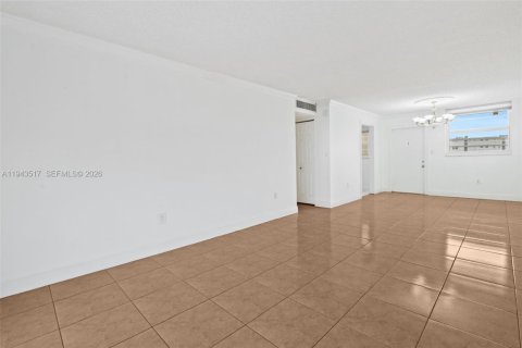 Снять в аренду кондоминиум в Майами, Флорида 2 спальни, 105.44м2, № 2002100 - фото 7