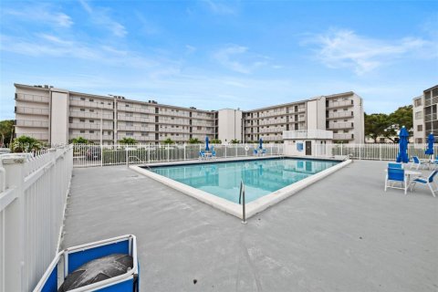 Снять в аренду кондоминиум в Майами, Флорида 2 спальни, 105.44м2, № 2002100 - фото 28