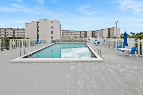 Снять в аренду кондоминиум в Майами, Флорида 2 спальни, 105.44м2, № 2002100 - фото 26