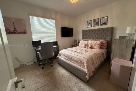 Townhouse in Florida City, Florida 2 bedrooms, 112.23 sq.m. № 1420125 - photo 11