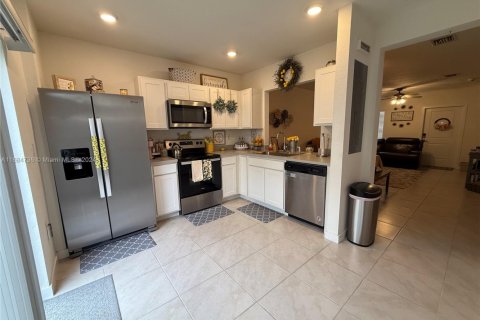 Townhouse in Florida City, Florida 2 bedrooms, 112.23 sq.m. № 1420125 - photo 6