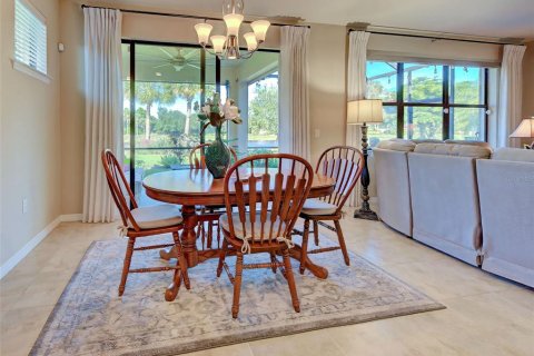 Villa ou maison à vendre à Venice, Floride: 2 chambres, 154.31 m2 № 2431612 - photo 4