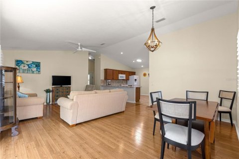 Casa en venta en The Villages, Florida, 2 dormitorios, 129.41 m2 № 1795009 - foto 16