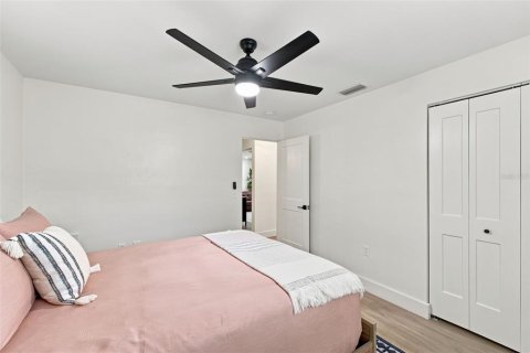 House in Dunedin, Florida 2 bedrooms, 83.98 sq.m. № 2200257 - photo 18