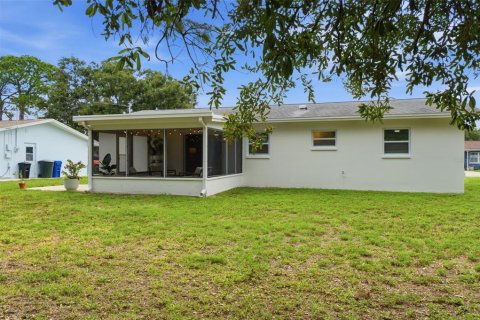 House in Dunedin, Florida 2 bedrooms, 83.98 sq.m. № 2200257 - photo 25