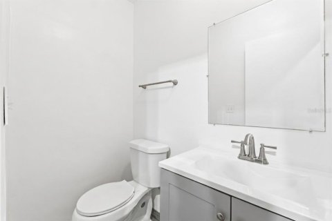 House in Dunedin, Florida 2 bedrooms, 83.98 sq.m. № 2200257 - photo 19