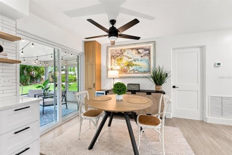 House in Dunedin, Florida 2 bedrooms, 83.98 sq.m. № 2200257 - photo 11