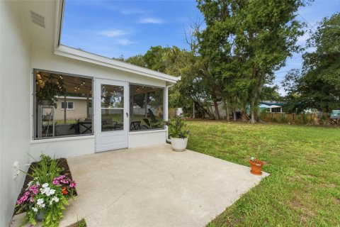 House in Dunedin, Florida 2 bedrooms, 83.98 sq.m. № 2200257 - photo 23