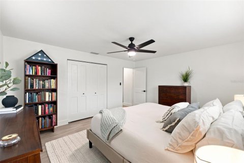 House in Dunedin, Florida 2 bedrooms, 83.98 sq.m. № 2200257 - photo 14