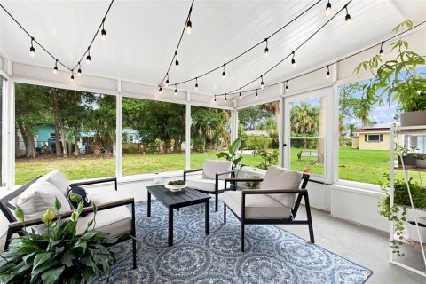 House in Dunedin, Florida 2 bedrooms, 83.98 sq.m. № 2200257 - photo 21