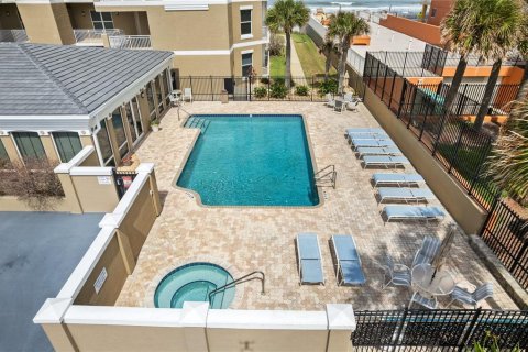 Condo in Daytona Beach, Florida, 3 bedrooms  № 2214735