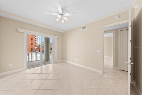 Condo in Daytona Beach, Florida, 3 bedrooms  № 2214735 - photo 17