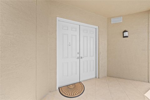 Condo in Daytona Beach, Florida, 3 bedrooms  № 2214735 - photo 5