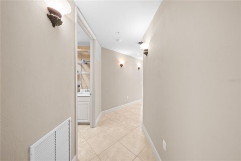 Condo in Daytona Beach, Florida, 3 bedrooms  № 2214735 - photo 25