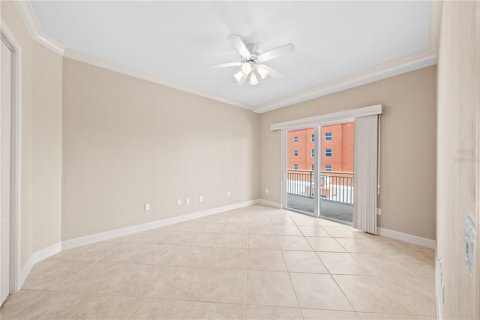 Condo in Daytona Beach, Florida, 3 bedrooms  № 2214735 - photo 16