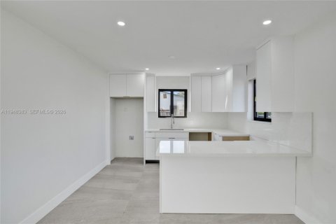 Casa en venta en Miami, Florida, 3 dormitorios, 111.39 m2 № 2006389 - foto 12